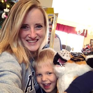 Meet your Posher, Lee